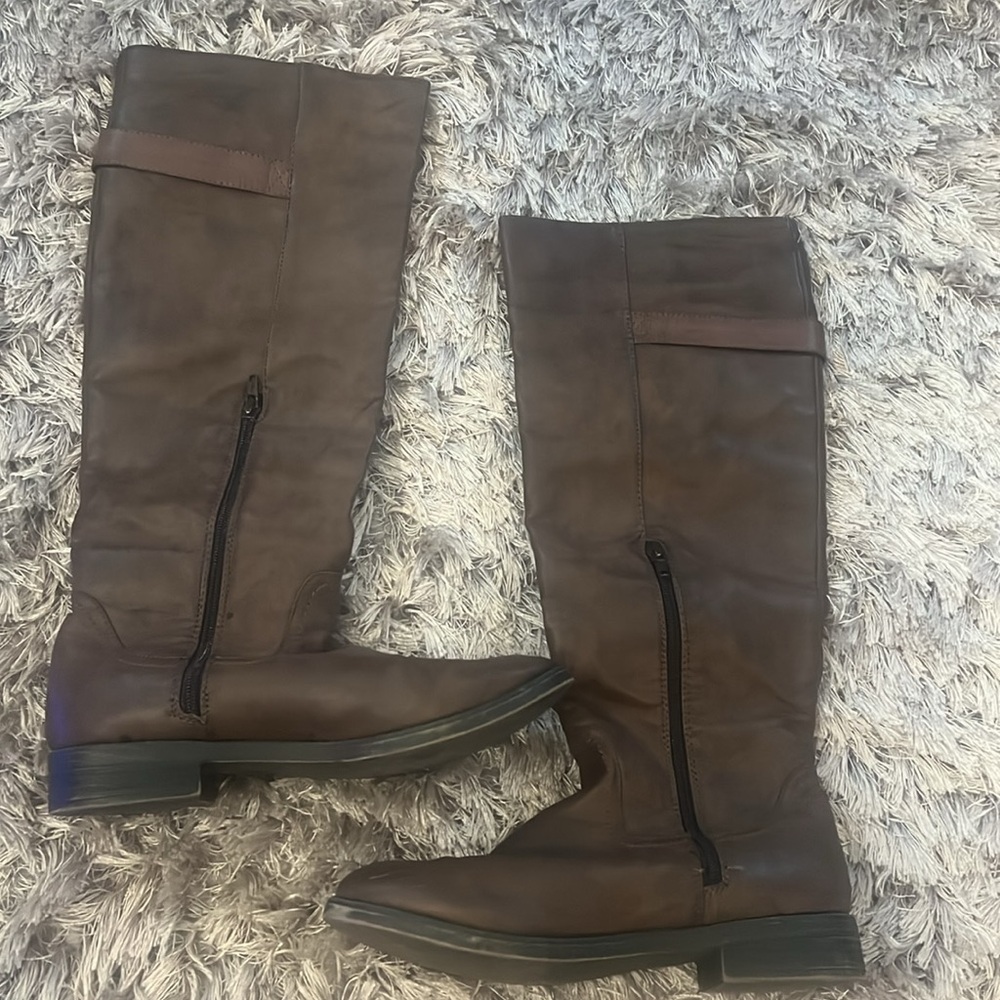 Women’s size 9, Aeropostale Brown Boots - Picture 2 of 4
